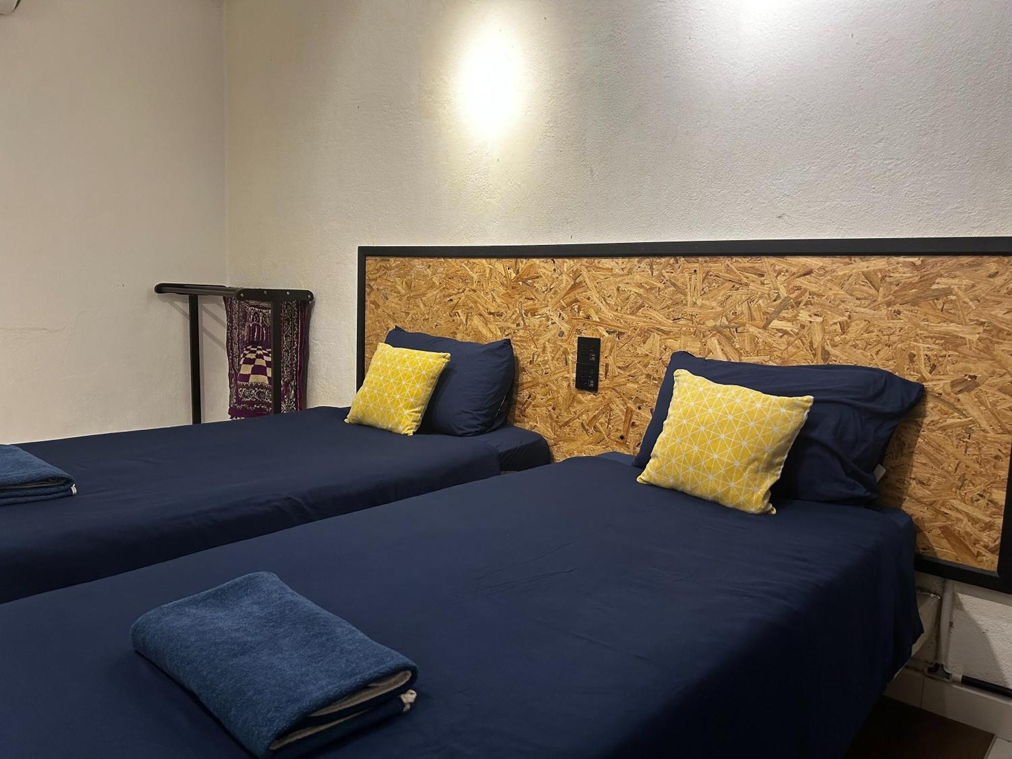 Riverbank Dungun Guesthouse & Cafe エクステリア 写真