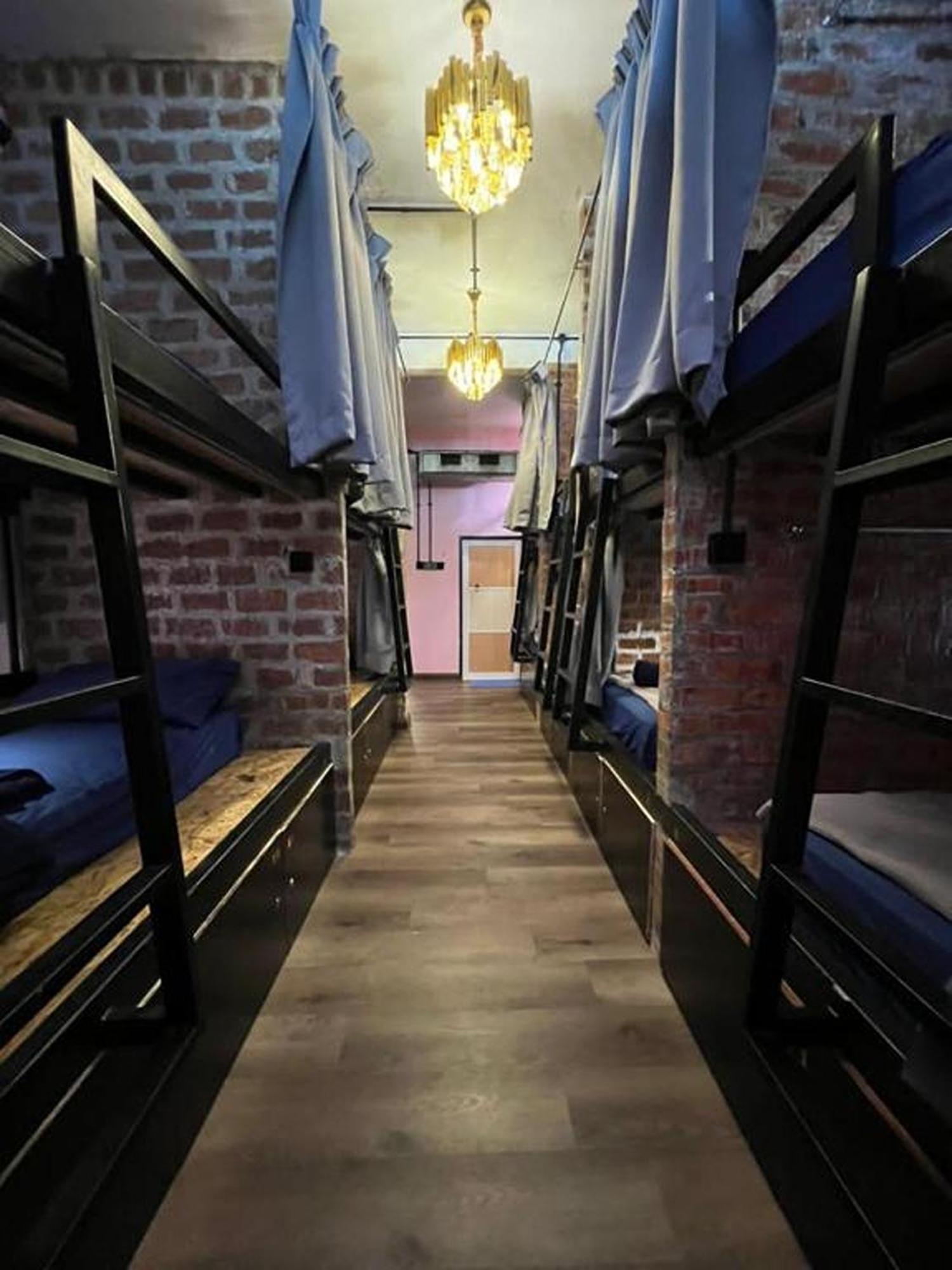 Riverbank Dungun Guesthouse & Cafe エクステリア 写真